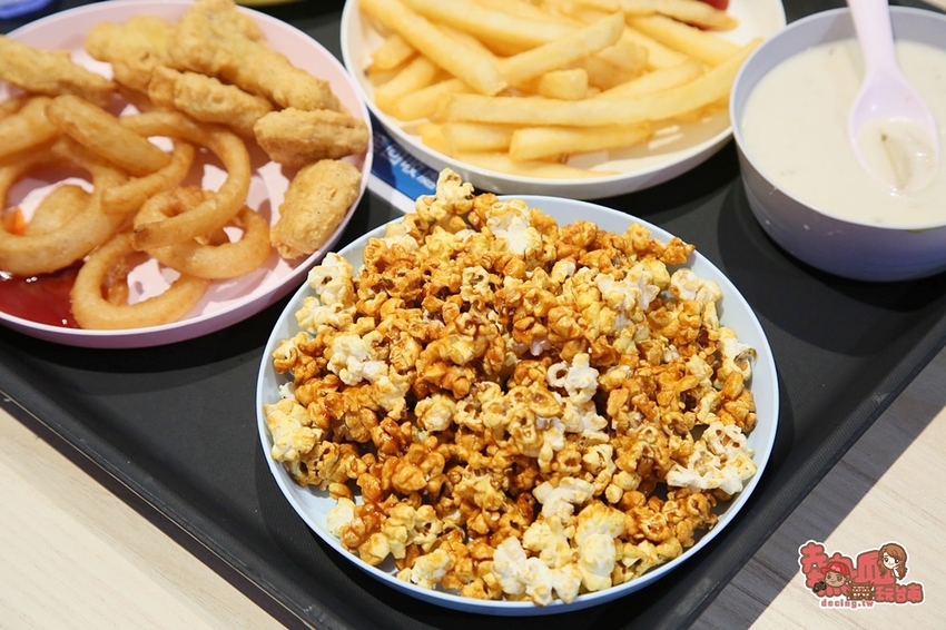 【台中景點】玩雪真的免出國！消暑滑雪道超好玩，大人小孩都瘋狂的玩雪聖地：SNOWTOWN雪樂地 - 熱血玩台南。跳躍新世界