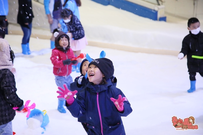 【台中景點】玩雪真的免出國！消暑滑雪道超好玩，大人小孩都瘋狂的玩雪聖地：SNOWTOWN雪樂地 - 熱血玩台南。跳躍新世界