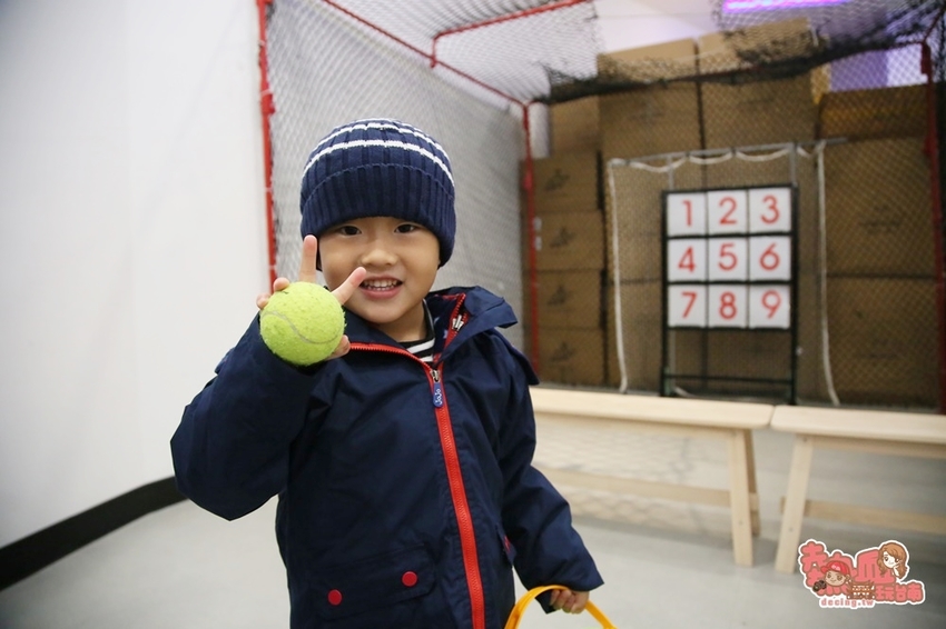 【台中景點】玩雪真的免出國！消暑滑雪道超好玩，大人小孩都瘋狂的玩雪聖地：SNOWTOWN雪樂地 - 熱血玩台南。跳躍新世界
