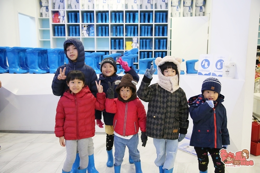 【台中景點】玩雪真的免出國！消暑滑雪道超好玩，大人小孩都瘋狂的玩雪聖地：SNOWTOWN雪樂地 - 熱血玩台南。跳躍新世界