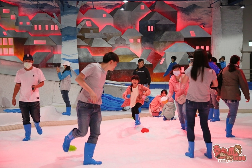 【台中景點】玩雪真的免出國！消暑滑雪道超好玩，大人小孩都瘋狂的玩雪聖地：SNOWTOWN雪樂地 - 熱血玩台南。跳躍新世界