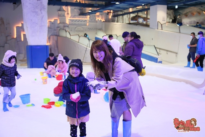 【台中景點】玩雪真的免出國！消暑滑雪道超好玩，大人小孩都瘋狂的玩雪聖地：SNOWTOWN雪樂地 - 熱血玩台南。跳躍新世界