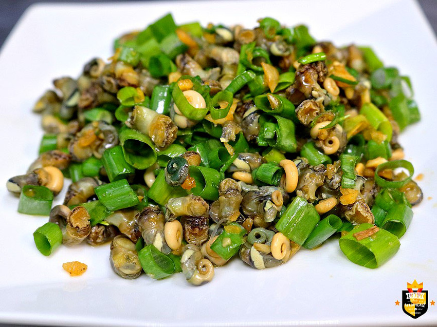 台南燒烤店／鮮蚵199元吃到飽／吃到痛風也甘願／東石漁港每日新鮮直送／不限用餐時間／連下雨天都大爆滿／可帶飯麵類外食