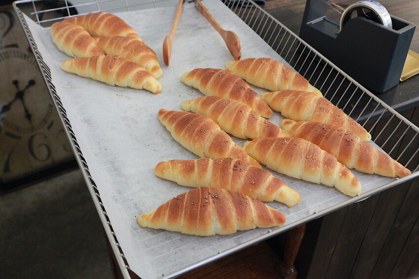 台南市北區吃。台南｜北區。「於是麵包」台南最夯巷弄老宅麵包店，每日只賣５小時經常提早銷售一空，歷久不衰還是出現