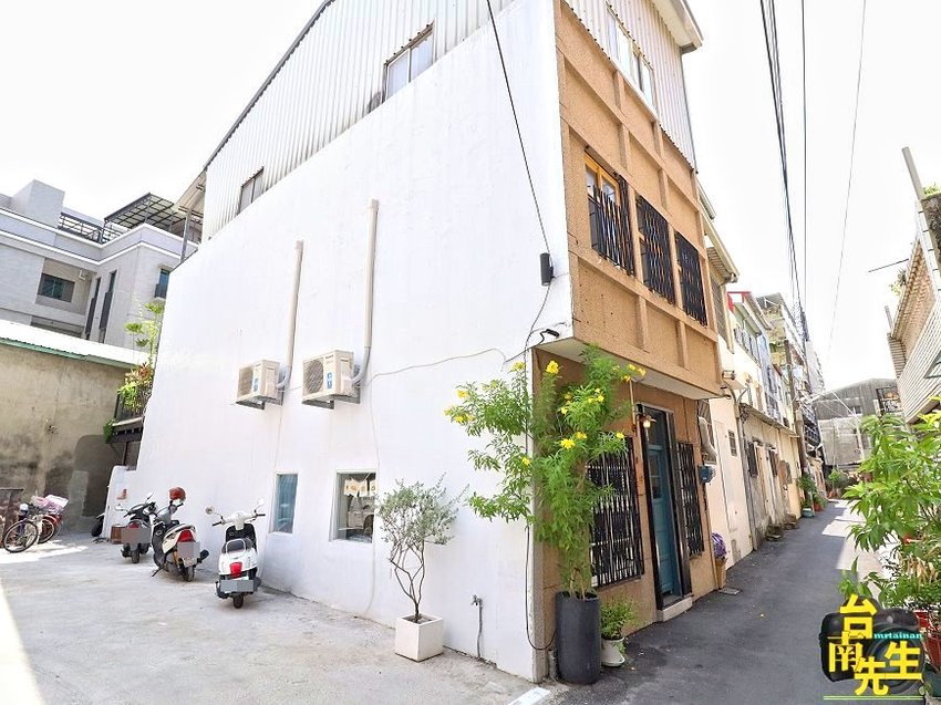 台南麵包店／從餐車賣到變店面／每日限量只賣五小時／嚴選食材天然無添加／藏身超隱密巷弄／沒有在地人帶路可能會找到崩潰