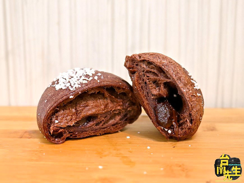 台南麵包店／從餐車賣到變店面／每日限量只賣五小時／嚴選食材天然無添加／藏身超隱密巷弄／沒有在地人帶路可能會找到崩潰