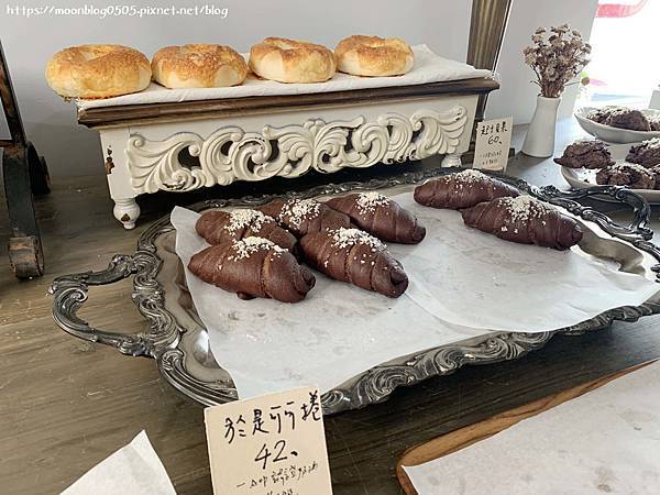 於是麵包_store_in4 於是麵包_store_in4