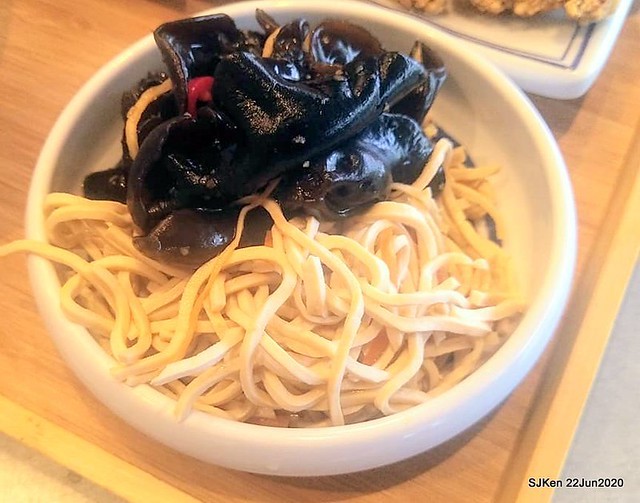 Cut noodle with salt crispy chicken and side dishes, Taipei, Taiwan, SJKen, Jun 22, 2020