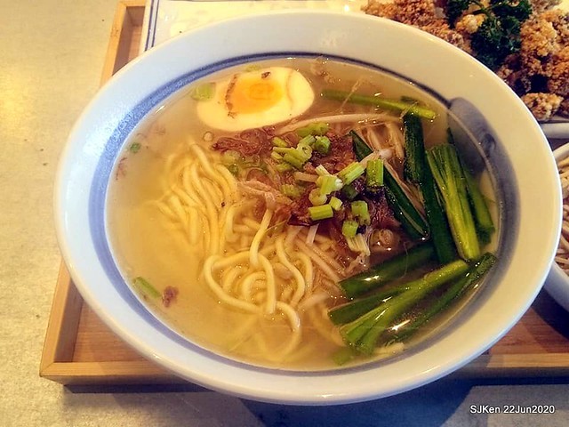 Cut noodle with salt crispy chicken and side dishes, Taipei, Taiwan, SJKen, Jun 22, 2020