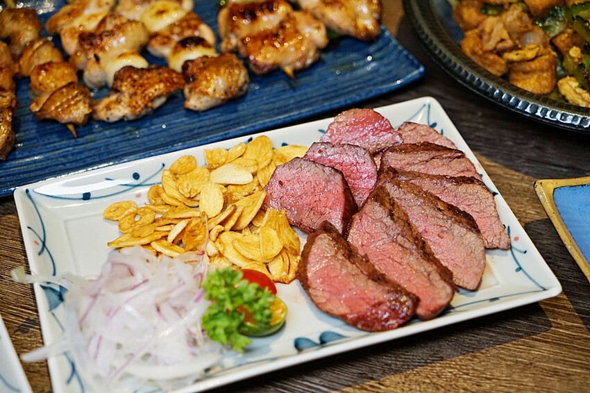 台中高人氣日式居酒屋｜將軍府勤美店，大啖比手掌大的大生蠔、串燒、特色清酒，菜單完全無雷絕對讓人再回訪