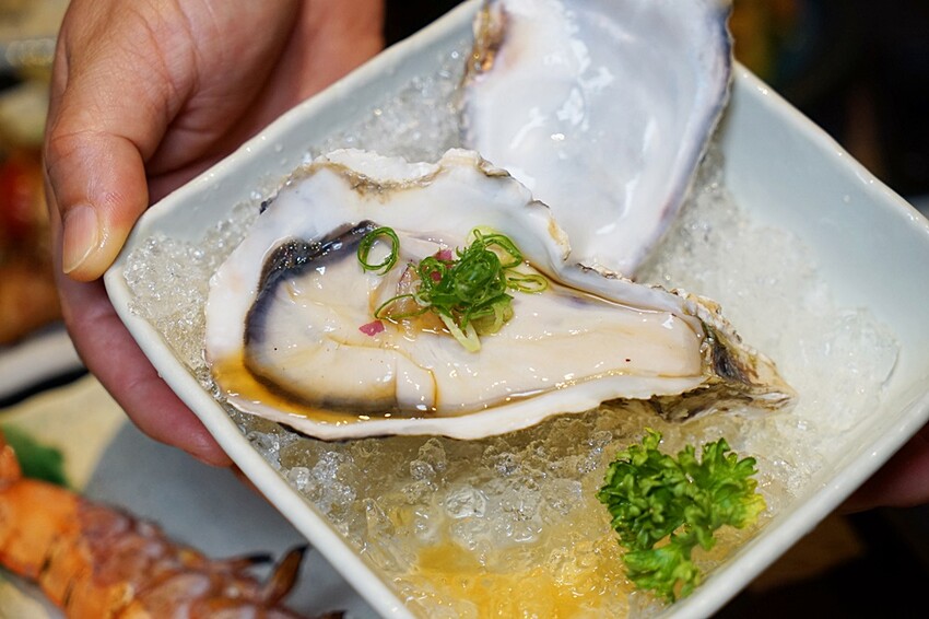 台中高人氣日式居酒屋｜將軍府勤美店，大啖比手掌大的大生蠔、串燒、特色清酒，菜單完全無雷絕對讓人再回訪