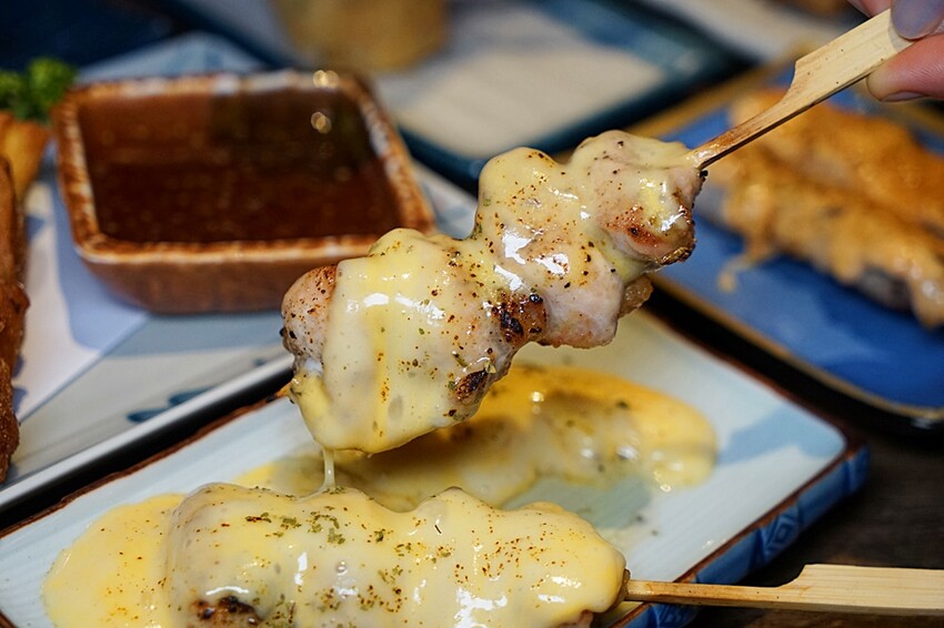 台中高人氣日式居酒屋｜將軍府勤美店，大啖比手掌大的大生蠔、串燒、特色清酒，菜單完全無雷絕對讓人再回訪