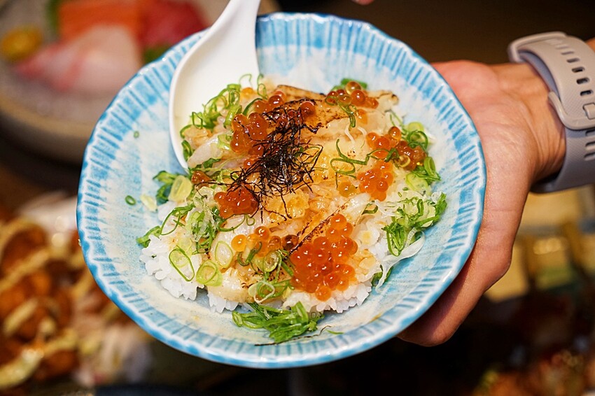 台中高人氣日式居酒屋｜將軍府勤美店，大啖比手掌大的大生蠔、串燒、特色清酒，菜單完全無雷絕對讓人再回訪