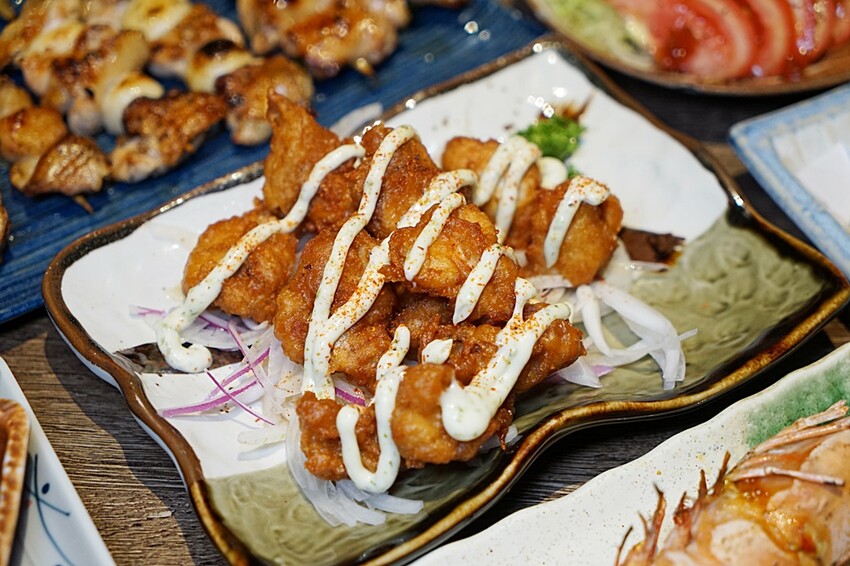 台中高人氣日式居酒屋｜將軍府勤美店，大啖比手掌大的大生蠔、串燒、特色清酒，菜單完全無雷絕對讓人再回訪