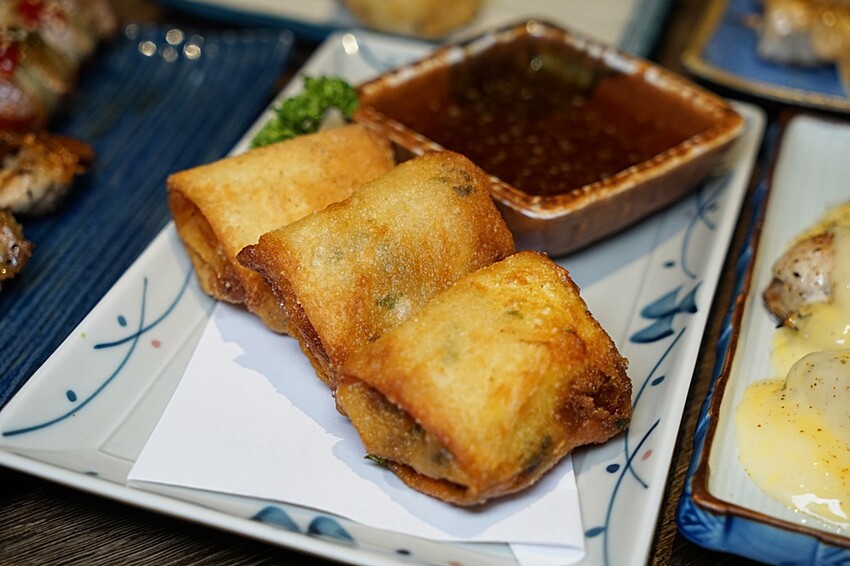 台中高人氣日式居酒屋｜將軍府勤美店，大啖比手掌大的大生蠔、串燒、特色清酒，菜單完全無雷絕對讓人再回訪