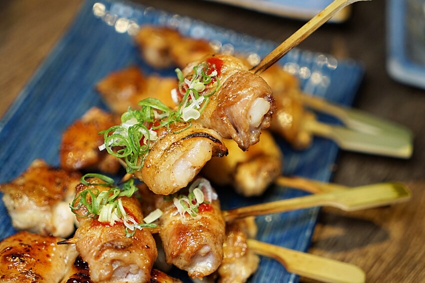 台中高人氣日式居酒屋｜將軍府勤美店，大啖比手掌大的大生蠔、串燒、特色清酒，菜單完全無雷絕對讓人再回訪