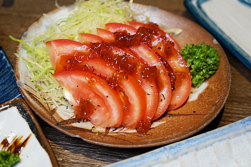 台中高人氣日式居酒屋｜將軍府勤美店，大啖比手掌大的大生蠔、串燒、特色清酒，菜單完全無雷絕對讓人再回訪