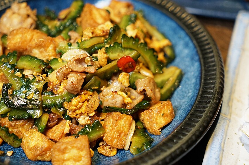 台中高人氣日式居酒屋｜將軍府勤美店，大啖比手掌大的大生蠔、串燒、特色清酒，菜單完全無雷絕對讓人再回訪