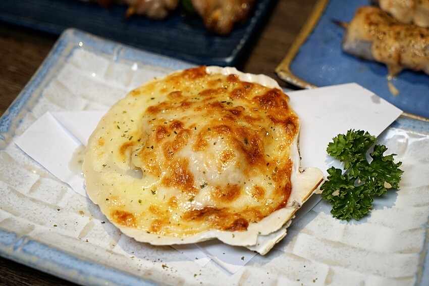 台中高人氣日式居酒屋｜將軍府勤美店，大啖比手掌大的大生蠔、串燒、特色清酒，菜單完全無雷絕對讓人再回訪