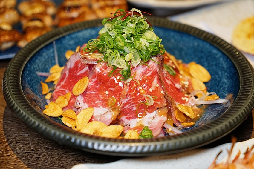 台中高人氣日式居酒屋｜將軍府勤美店，大啖比手掌大的大生蠔、串燒、特色清酒，菜單完全無雷絕對讓人再回訪