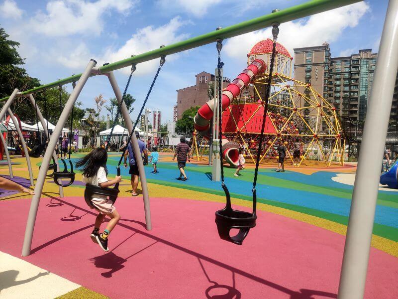 台茂公園 幼兒鞦韆