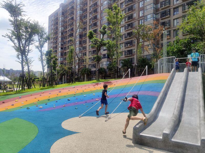 台茂公園 彩虹攀岩區