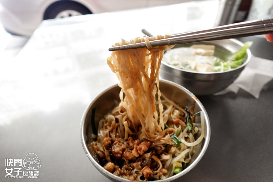 39南港車站美食闞記涼麵闕記涼麵麻醬麵頭骨肉意麵羹湯.jpg 39南港車站美食闞記涼麵闕記涼麵麻醬麵頭骨肉意麵羹湯.jpg