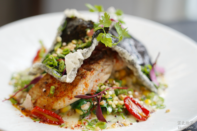 宜蘭縣羅東鎮簡捷餐桌 C.C Eatery》隱藏巷弄的法式小餐館，純白色系網美店，餐點色香味十足啊