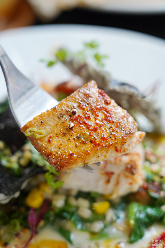 宜蘭縣羅東鎮簡捷餐桌 C.C Eatery》隱藏巷弄的法式小餐館，純白色系網美店，餐點色香味十足啊