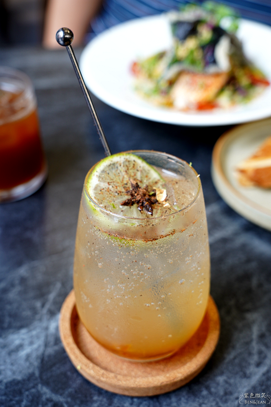 宜蘭縣羅東鎮簡捷餐桌 C.C Eatery》隱藏巷弄的法式小餐館，純白色系網美店，餐點色香味十足啊