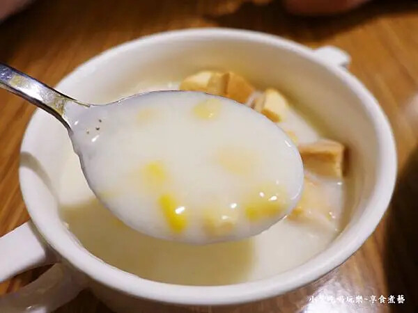 素食可吃-玉米濃湯-威尼斯義大利餐廳 (1).jpg
