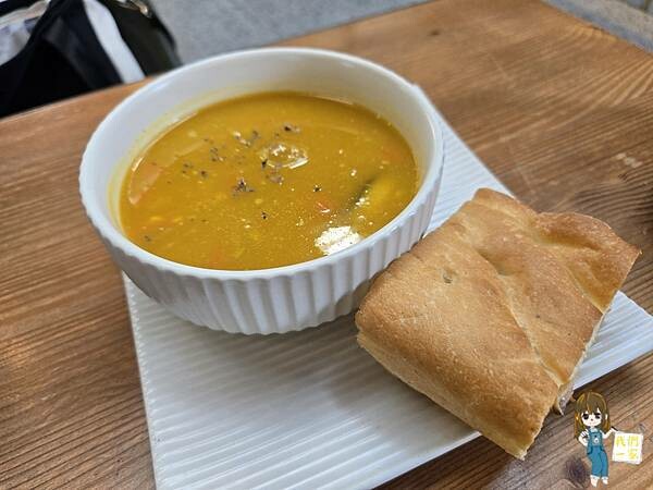 桃園平鎮  隱藏在教堂裡的美食秘境！龍岡「癮食聖堂」帶你品味