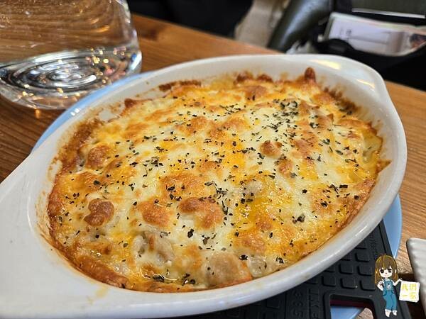 桃園平鎮  隱藏在教堂裡的美食秘境！龍岡「癮食聖堂」帶你品味