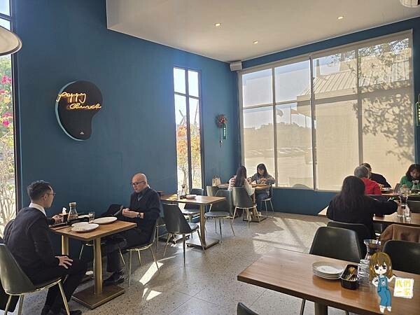 桃園平鎮  隱藏在教堂裡的美食秘境！龍岡「癮食聖堂」帶你品味