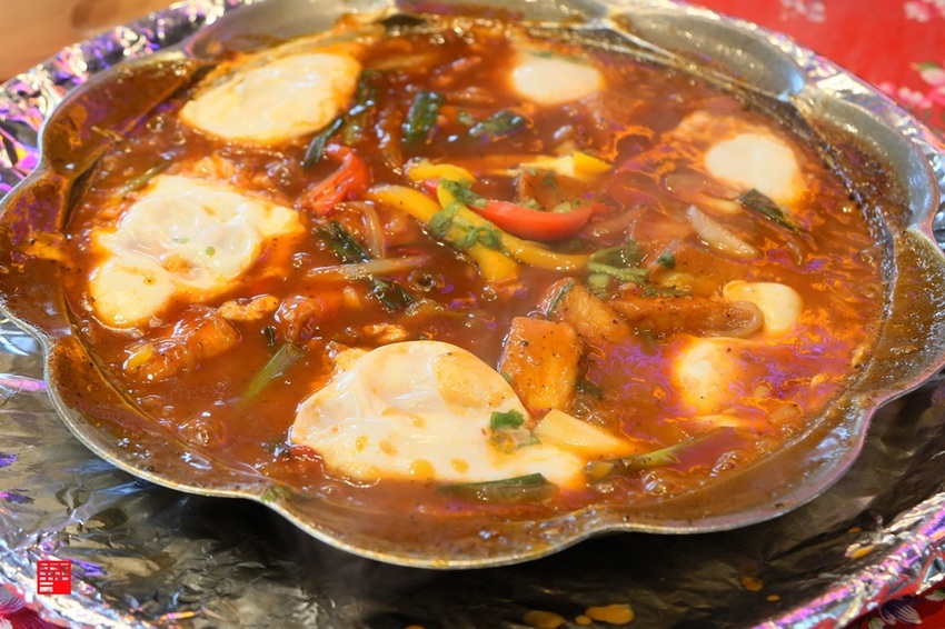 高雄美濃餐廳景點推薦／里長台灣鯛從產地到餐廳只要10秒　自產自銷好運敲敲魚、客家砂鍋台灣鯛 - 跟著華少吃吃吃