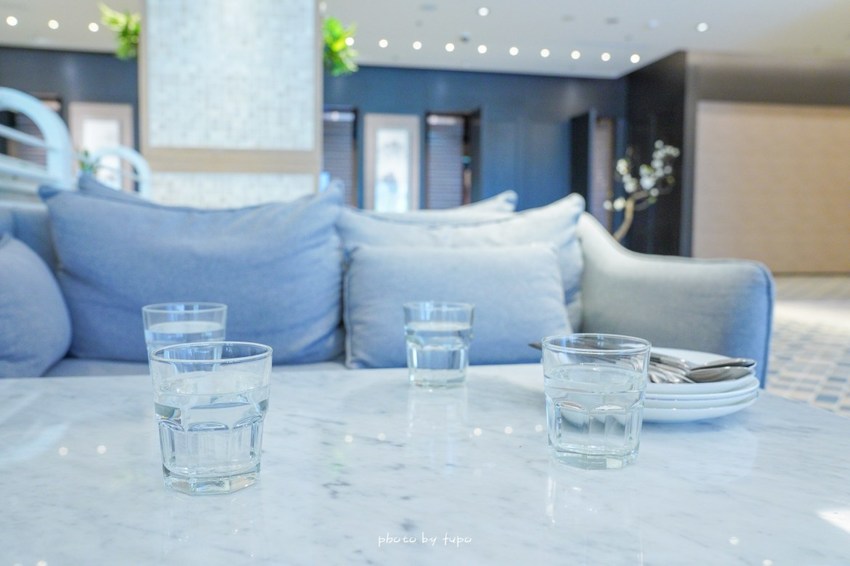 一秒拍出雜誌風～隱藏在萬豪酒店的高質感咖啡廳，大理石紋配上金屬吊燈超美～網美集散地！