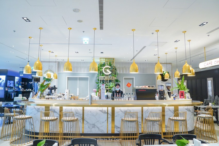 一秒拍出雜誌風～隱藏在萬豪酒店的高質感咖啡廳，大理石紋配上金屬吊燈超美～網美集散地！