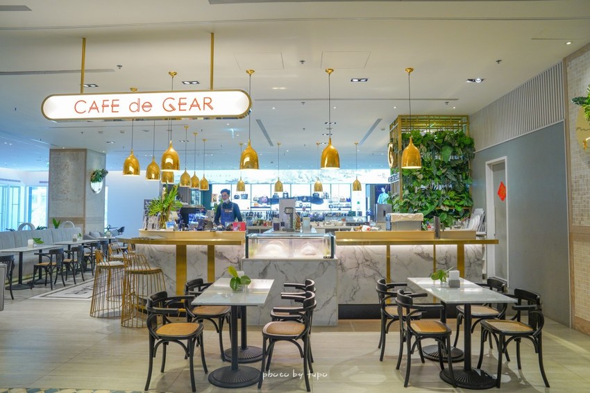 一秒拍出雜誌風～隱藏在萬豪酒店的高質感咖啡廳，大理石紋配上金屬吊燈超美～網美集散地！