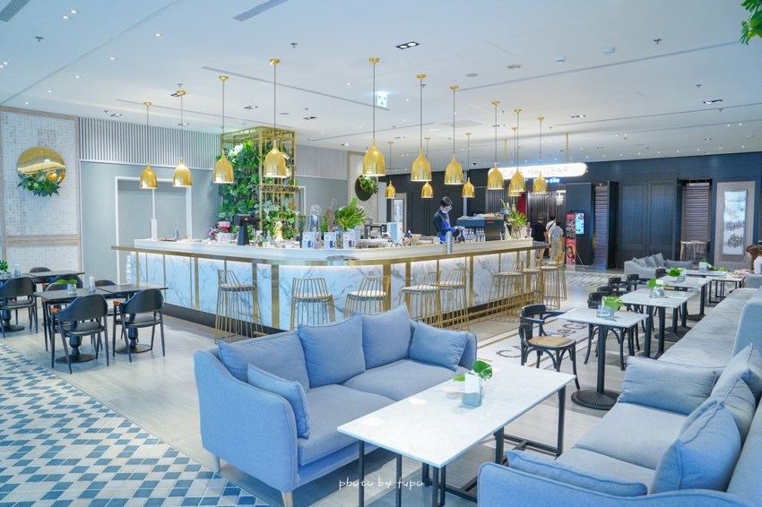 一秒拍出雜誌風～隱藏在萬豪酒店的高質感咖啡廳，大理石紋配上金屬吊燈超美～網美集散地！