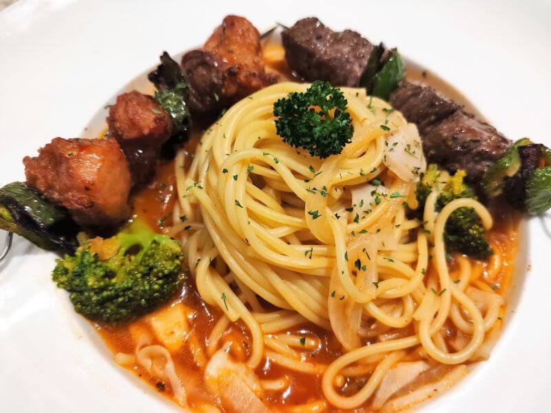 NU 紅醬雙陸串燒義大利麵