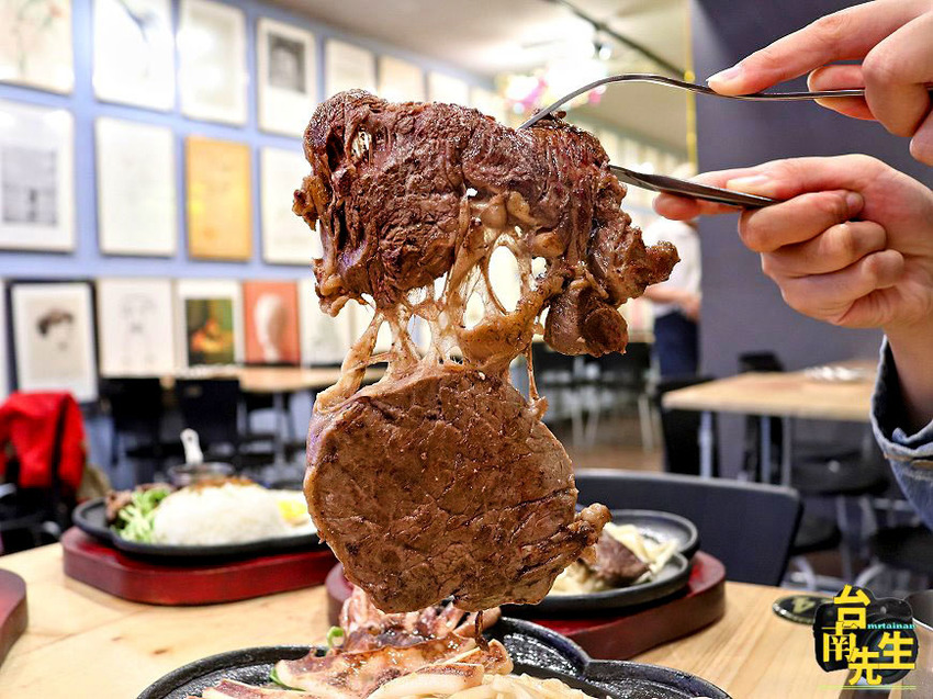 台南牛排館／沙拉濃湯吐司餅乾飲料自助吧吃到飽／免費加飯或加麵／嚴選食材搭配主廚特調醬汁／用餐環境寬敞舒適／料多實在CP值高