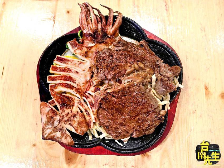 台南牛排館／沙拉濃湯吐司餅乾飲料自助吧吃到飽／免費加飯或加麵／嚴選食材搭配主廚特調醬汁／用餐環境寬敞舒適／料多實在CP值高