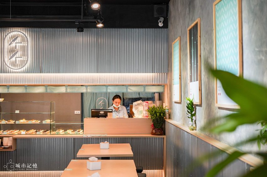 墨竹亭 燃麵本家,文青感十足的超夠味麵食館,台中限定的煎餃絕對必點 | 城市記憶