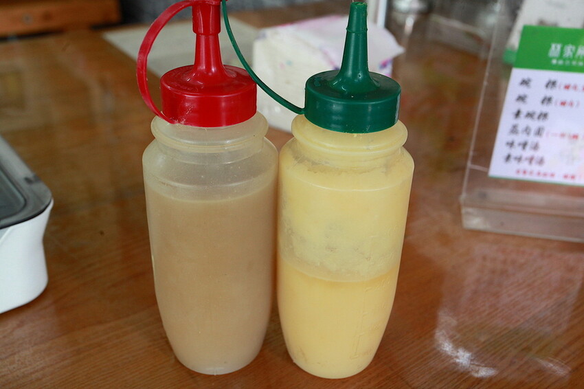 台南市北區吃。台南市｜北區。「林家-碗開富粿」飄香30年隱身巷弄傳統小吃，據說店家肉圓開店不久就銷售一空「林家-碗