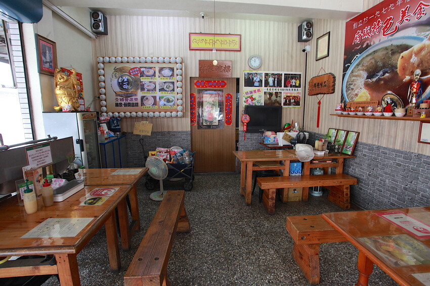 台南市北區吃。台南市｜北區。「林家-碗開富粿」飄香30年隱身巷弄傳統小吃，據說店家肉圓開店不久就銷售一空「林家-碗