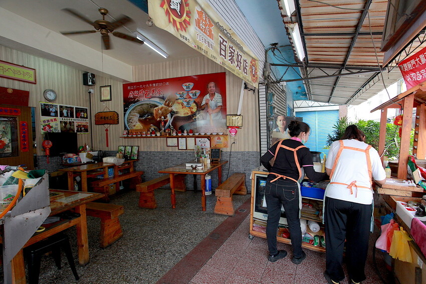 台南市北區吃。台南市｜北區。「林家-碗開富粿」飄香30年隱身巷弄傳統小吃，據說店家肉圓開店不久就銷售一空「林家-碗