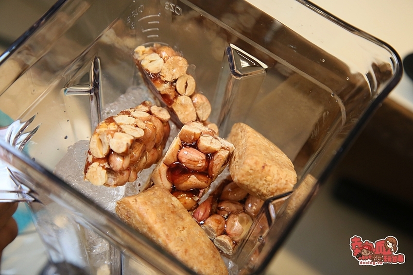 【台南冰店】台南超狂花生糖冰沙！採用百年老店的花生糖製作，今夏最狂台味就是它：進福大灣花生糖赤崁店 - 熱血玩台南。跳躍新世界