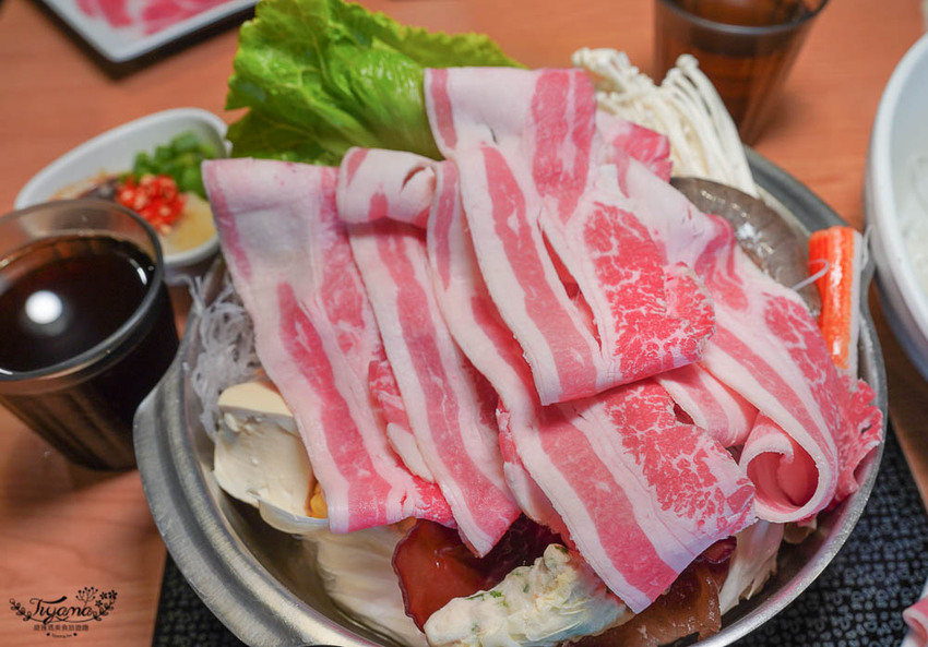 台南東區火鍋》錢源日式涮涮鍋崇道店，平價環境優，用料實在的台南老字號涮涮鍋，參加活動肉盤加量50% @緹雅瑪 美食旅遊趣