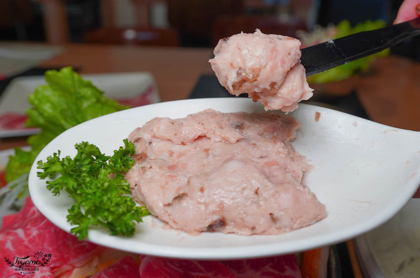 台南東區火鍋》錢源日式涮涮鍋崇道店，平價環境優，用料實在的台南老字號涮涮鍋，參加活動肉盤加量50% @緹雅瑪 美食旅遊趣