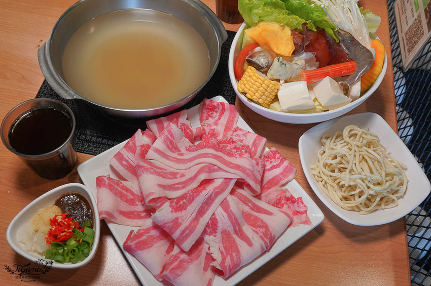 台南東區火鍋》錢源日式涮涮鍋崇道店，平價環境優，用料實在的台南老字號涮涮鍋，參加活動肉盤加量50% @緹雅瑪 美食旅遊趣